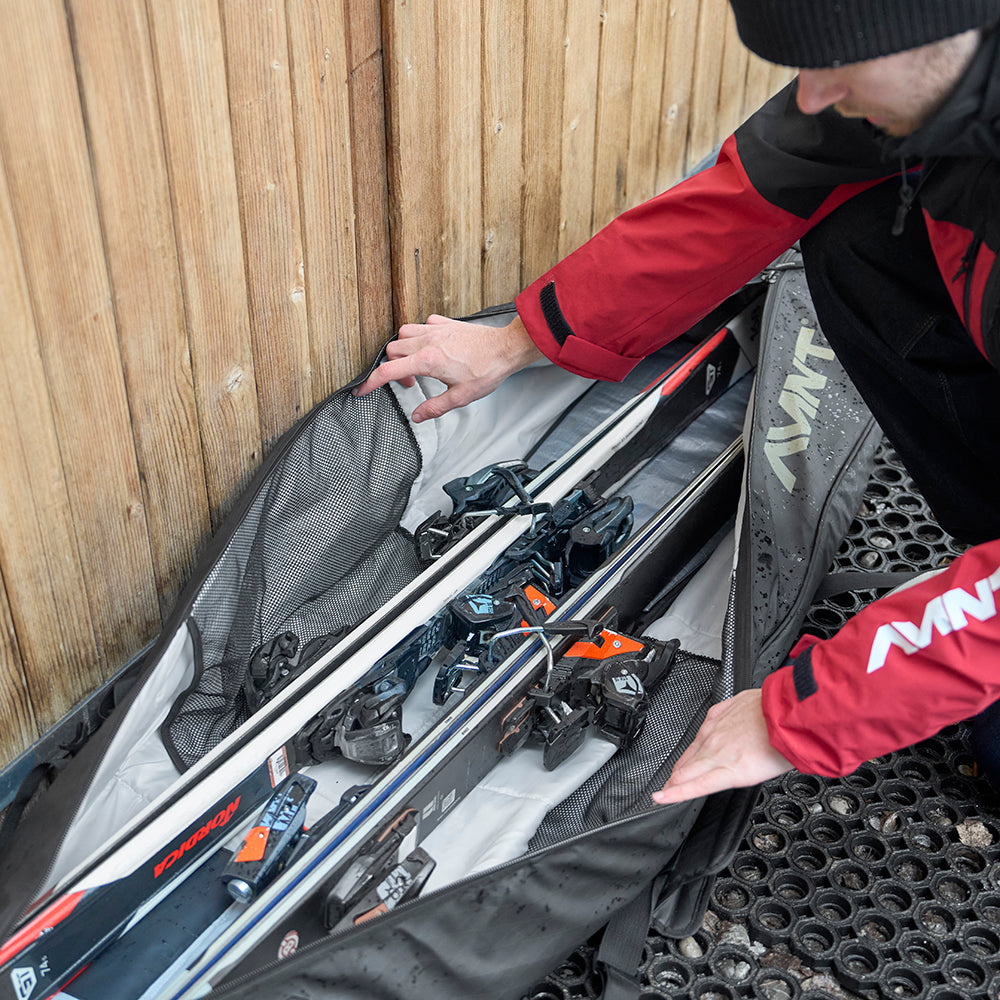 Flachau Ski Roller Bag (Black)